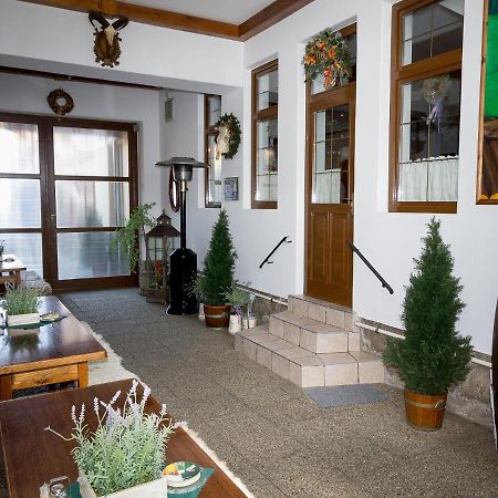 Penzion Gazdovsky Hostinec Topoľčianky Buitenkant foto