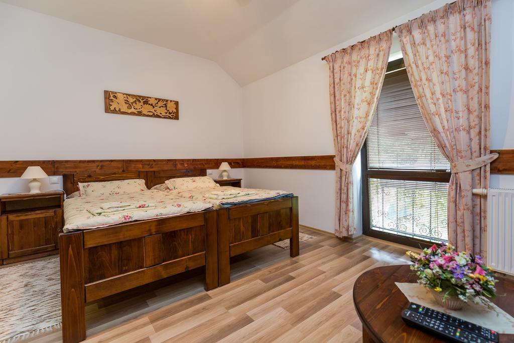 Penzion Gazdovsky Hostinec Topoľčianky Buitenkant foto